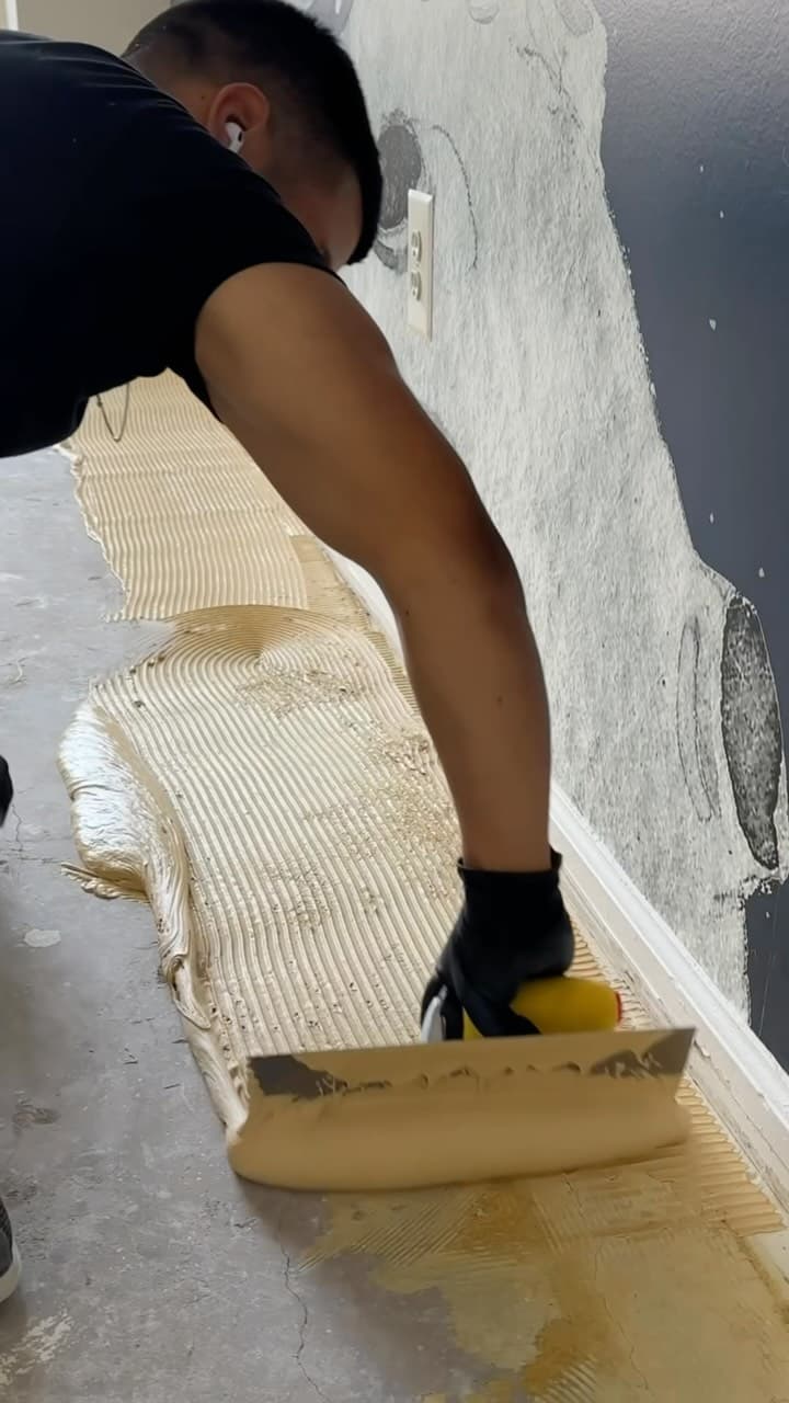 At ModiFloors, protecting your belongings is always a top priority! 🏡✨ Our team takes extra care to ensure your furniture and valuables are safe throughout the flooring process...