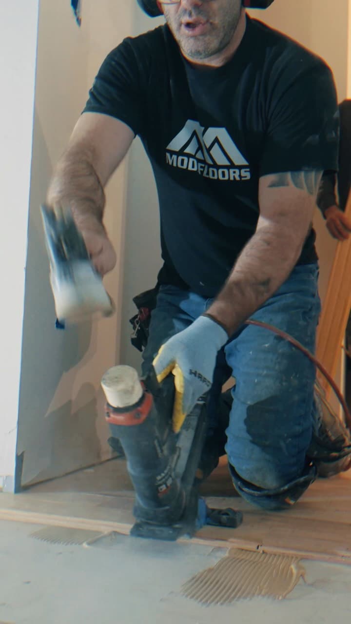 Trust the process 🔥💪 Installation might get noisy, but the final results speak for themselves! 🏡✨ Every step brings us closer to a flawless finish. With ModiFloors, the trans...